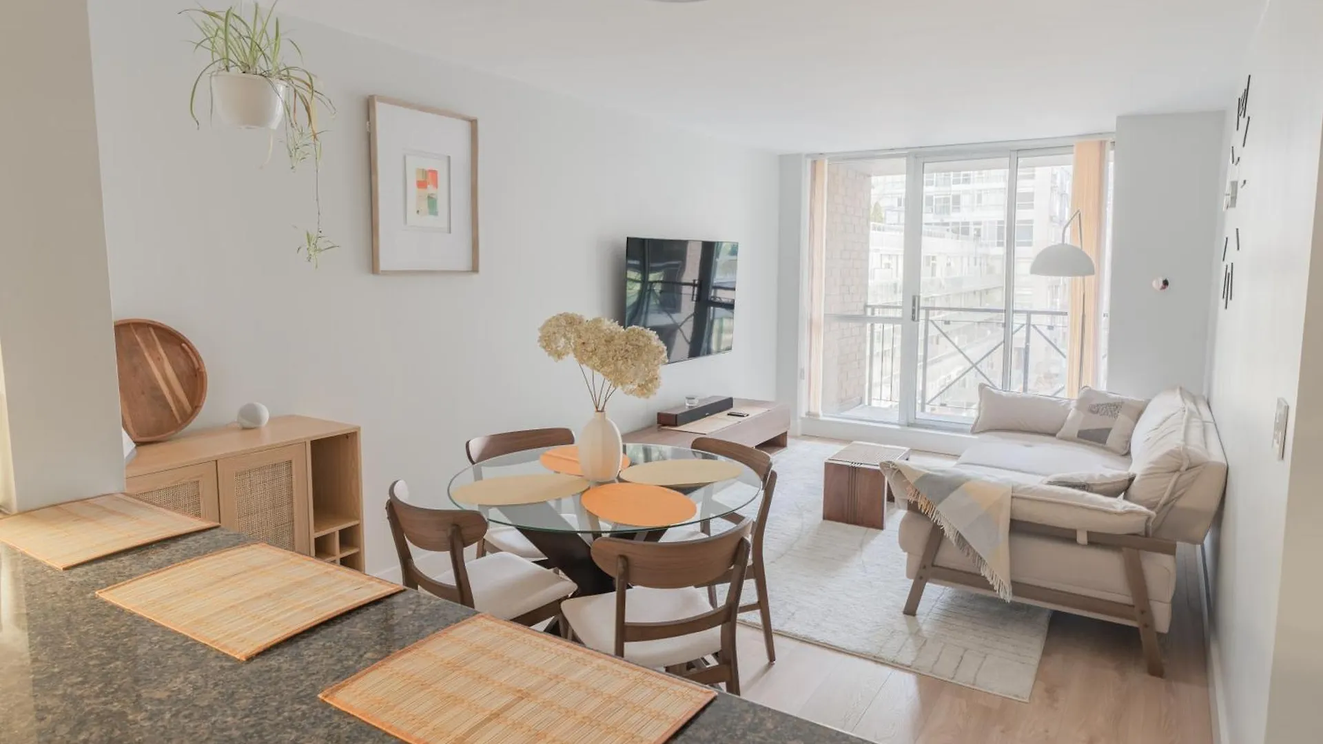 Boutique Suite Of Downtown Toronto